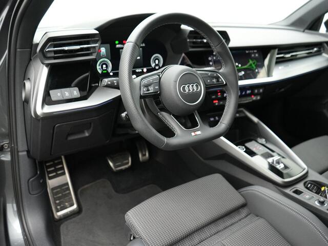 Audi A3 SPORTBACK 40 TFSI e 204 pk S-tronic Edition | Panoramadak | Trekhaak | Adaptive cruise control | Stoelverwarming | Sportstoelen | Audi virtual cockpit plus