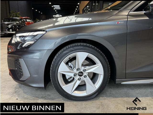 Audi A3 SPORTBACK 30 TFSI S edition S-Line binnen en buiten. 36000 km met NAP!!!