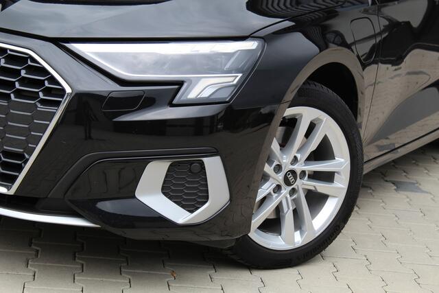 Audi A3 SPORTBACK 40 TFSI e 204Pk PHEV Business edition | Donkere hemel | Full-LED
