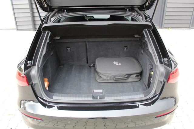 Audi A3 SPORTBACK 40 TFSI e 204Pk PHEV Business edition | Donkere hemel | Full-LED