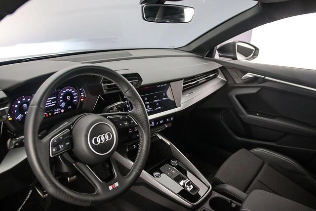 Audi A3 SPORTBACK 30 TFSI S edition | Navi | CarPlay | S Line | Sportonderstel | Cruise | Full Led | 17 Inch |