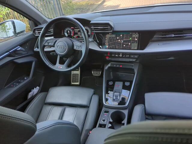 Audi A3 SPORTBACK 30 TFSI S edition AUT./ Metallic/ Digitale Cockpit/ Led / S Line Int. + Ext./ Leder/ Clima/ Navi/ Parkeersensor/ 18 lmv