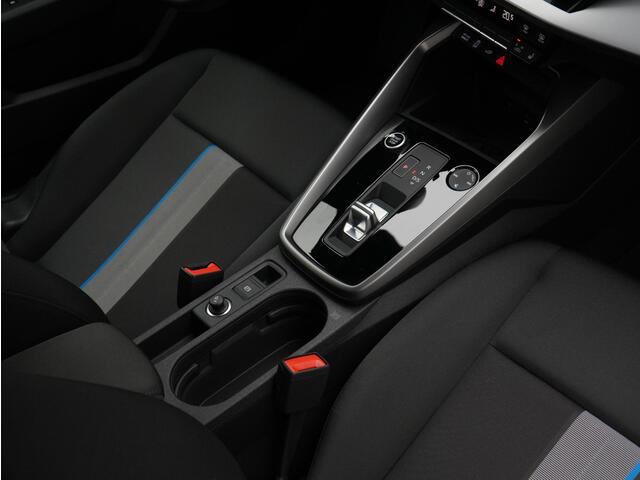 Audi A3 SPORTBACK 40 TFSI e 204 pk S-tronic Edition / S-Line | Achteruitrijcamera | Stoelverwarming | Adaptive Cruise | Keyless Entry | Parkeersensoren achter