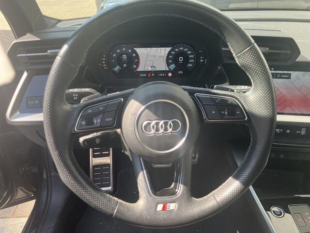 Audi A3 SPORTBACK 30 Tfsi 110pk S-tronic S edition · Camera · Apple/Android Car Play · Alarm · Navi · P-Sensoren · 18'' Inch ·