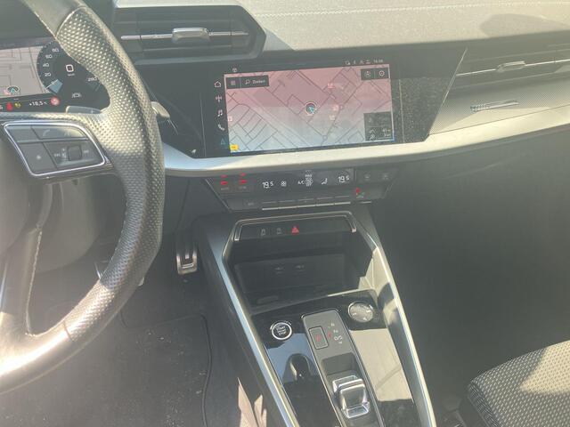 Audi A3 SPORTBACK 30 Tfsi 110pk S-tronic S edition · Camera · Apple/Android Car Play · Alarm · Navi · P-Sensoren · 18'' Inch ·