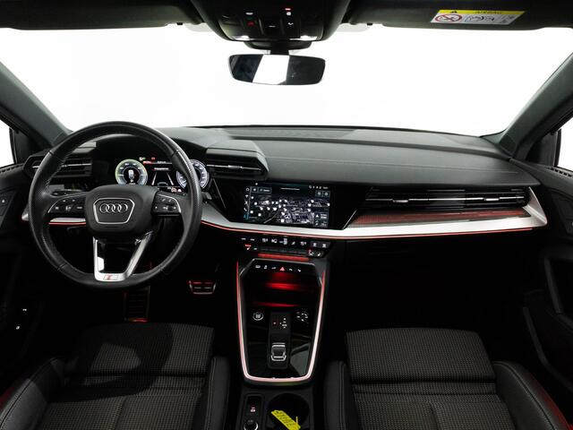 Audi A3 SPORTBACK S-Line 40 TFSI e 204 PK | LED | Panoramadak | Keyless | Adaptieve Cruise control | Ambiance verlichting |