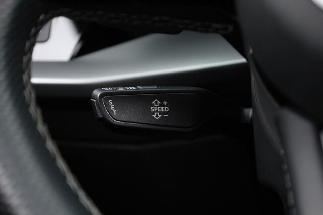 Audi A3 SPORTBACK 40 TFSI e 2x S Line | Pano | Camera | Keyless | 19'' | Stoelverw. | Matrix | Kuipstoelen