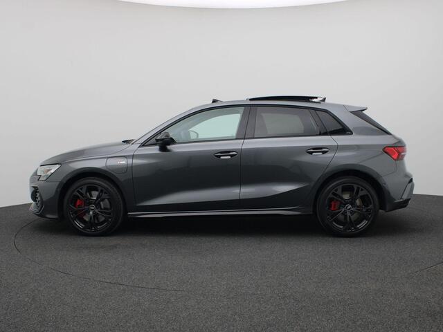 Audi A3 SPORTBACK 45 TFSI e S edition Competition 272PK S-Tronic Led matrix, adaptive cruise, panoramadak, keyless, achteruitrijcamera, stoelverwarming voor, 18" lichtmetaal