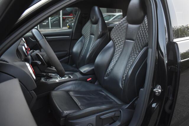 Audi A3 SPORTBACK 2.5 TFSI RS 3 quattro Pano Kuipstoelen B&O Leder RS3