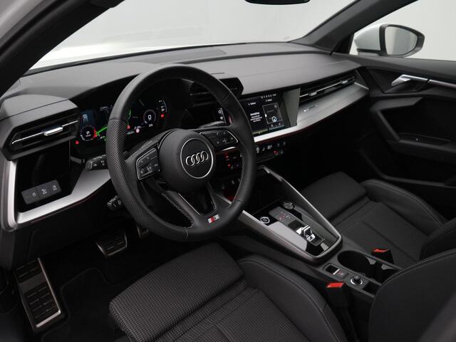 Audi A3 SPORTBACK 30 TFSI 110 pk S-tronic S edition / S-Line | Navigatie | Stoelverwarming | Sportonderstel