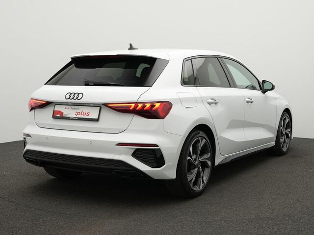 Audi A3 SPORTBACK 30 TFSI 110 pk S-tronic S edition / S-Line | Navigatie | Stoelverwarming | Sportonderstel