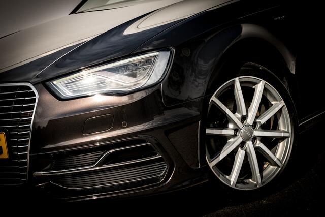 Audi A3 SPORTBACK 1.4 e-tron PHEV Ambition | Adapt. Cruise | 18 inch | Sportstoelen | Afn. Trekhaak | Keyless