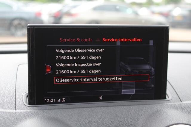 Audi A3 SPORTBACK 1.0 TFSI Sport S Line Edition / Navigatie / Parkeerhulp achter / 18'' / Sportstoelen + half leder / Cruise Control