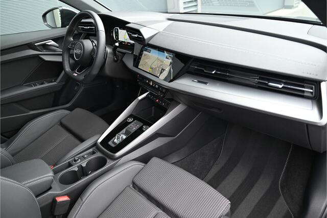 Audi A3 SPORTBACK 40 TFSI e / 3 X S-LINE / PANO / LED MATRIX / CAMERA / STOELVERWARMING / NL AUTO / NAP