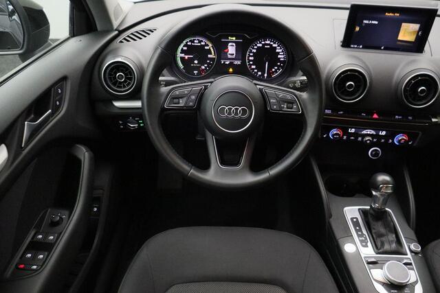 Audi A3 SPORTBACK 1.4 e-tron 2017 | Goed Onderhouden | Stoelverwarming | Navigatie | Climate Control | Cruise Control | Spraak Bediening | 2 Sleutels | Boekjes | Stuurwiel Bediening | Onderhoudshistorie