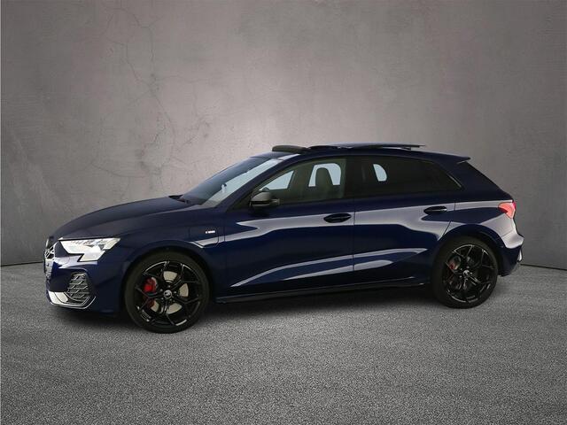 Audi A3 SPORTBACK 45 TFSI e S edition Competition | Pano | Sonos | Camera | 19 inch | Zwart Optiek | Stoelverwarming |