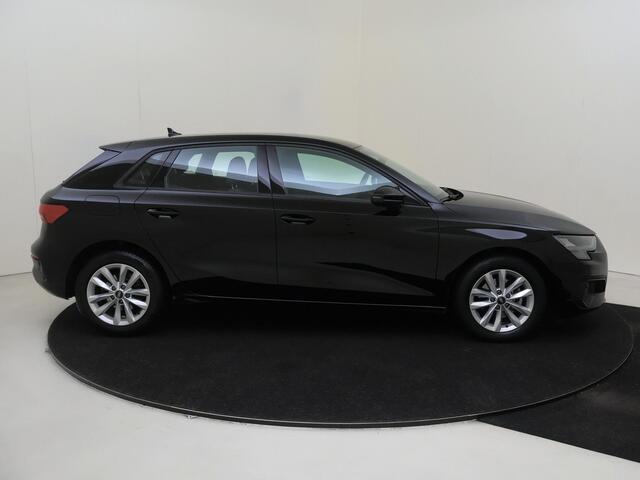 Audi A3 SPORTBACK 30 TFSI Pro Line | Parkeersensoren achter | Cruise control | LED koplampen | CarPlay | DAB ontvanger |