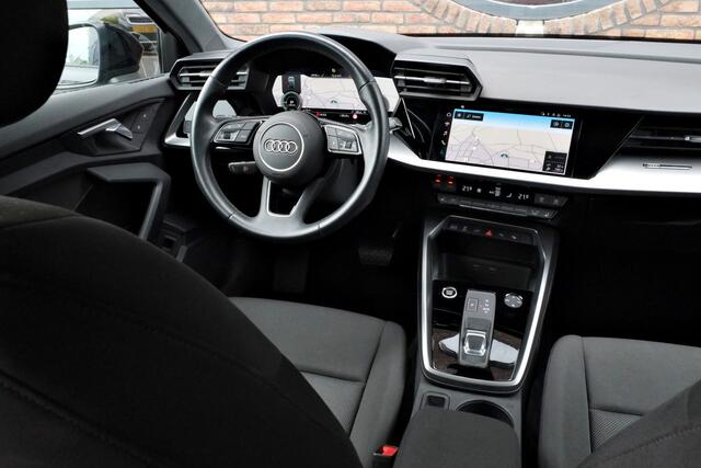 Audi A3 SPORTBACK 40 TFSI e Business edition Navigatie, Keyless entry