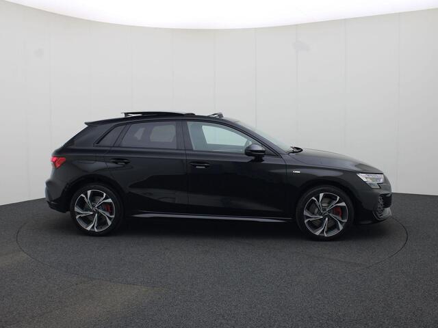 Audi A3 SPORTBACK 45 TFSIe 200kW/272PK S Line Competition · Panoramadak · Camera + Parkeersensoren · Sonos sound · Garantie tot april 2027