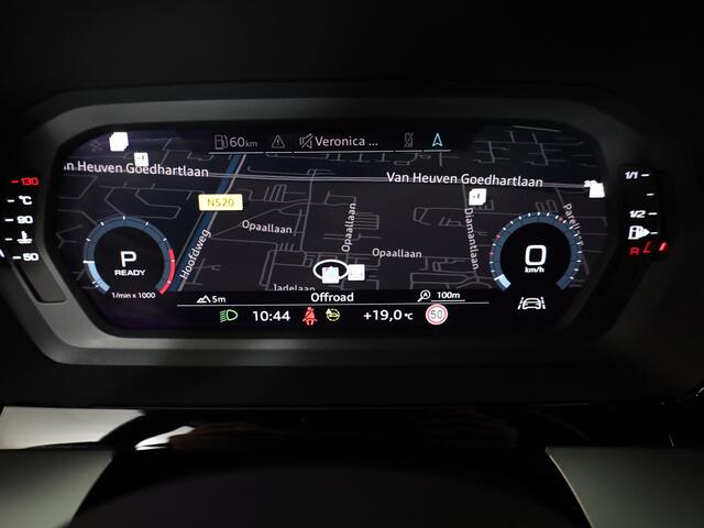 Audi A3 SPORTBACK 30 TFSI Business edition 110 pk S-tronic | Navigatie | Parkeersensoren achter | Autom. airco | Cruise control | LED koplampen |