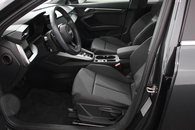Audi A3 SPORTBACK 35 TFSI 150pk S-Tronic Prestige | Panorama dak | Climate control | Navigatie | Appel Carplay/Android Auto | Electrisch bedienbare achterklep | Led | Dab | Virtual Cockpit | Adaptive Cruise Control | 17"LMV