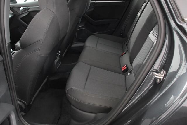 Audi A3 SPORTBACK 35 TFSI 150pk S-Tronic Prestige | Panorama dak | Climate control | Navigatie | Appel Carplay/Android Auto | Electrisch bedienbare achterklep | Led | Dab | Virtual Cockpit | Adaptive Cruise Control | 17"LMV