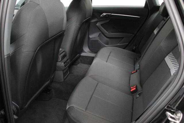 Audi A3 SPORTBACK 35 TFSI 150pk S-Tronic / Automaat Business Edition Audi A3 Sportback 35 TFSI 150pk S -Tronic Business Edition *** Nieuw Model *** | Navigatie | Climate control | Cruise control Adaptive | DAB | Digitale Cockpit | Lichtmetalen velgen | Parkeer sensoren | S