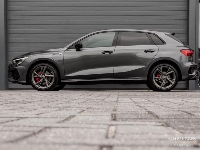 Audi A3 SPORTBACK 40 TFSI E S-Line RS-Stoelen HUD S3 B&O CarPlay Sfeer BTW 18"