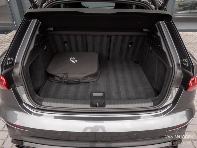 Audi A3 SPORTBACK 45 TFSI E S-Line RS-Stoelen HUD S3 Massage Sfeer E-Stoelen BTW