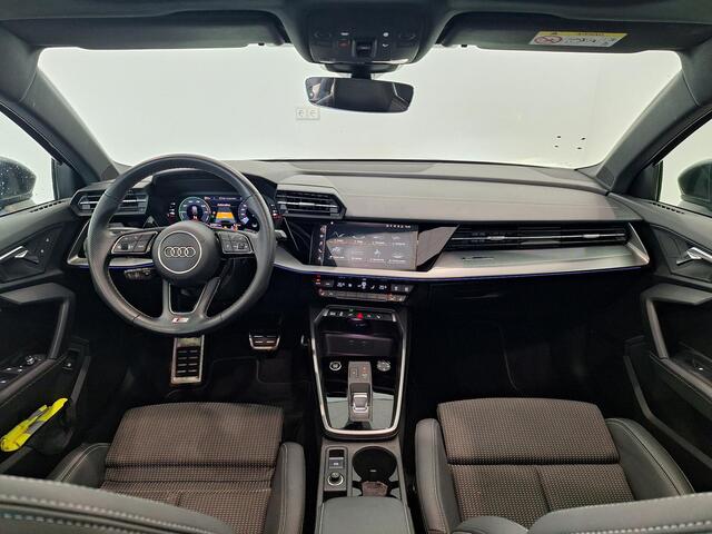 Audi A3 SPORTBACK 40 TFSI e S-Line | Keyless | Matrix LED | Panoramadak | Stoelverwarming | Lichtmetalen velgen 18" | Parkeersensoren voor, achter en achteruitrijcamera