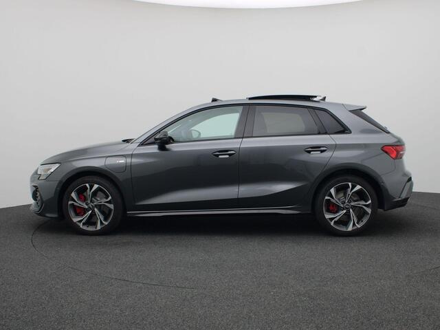 Audi A3 SPORTBACK 45 TFSI e S edition Competition Led matrix, adaptive cruise, panoramadak, keyless, achteruitrijcamera, stoelverwarming voor, 18" lichtmetaal