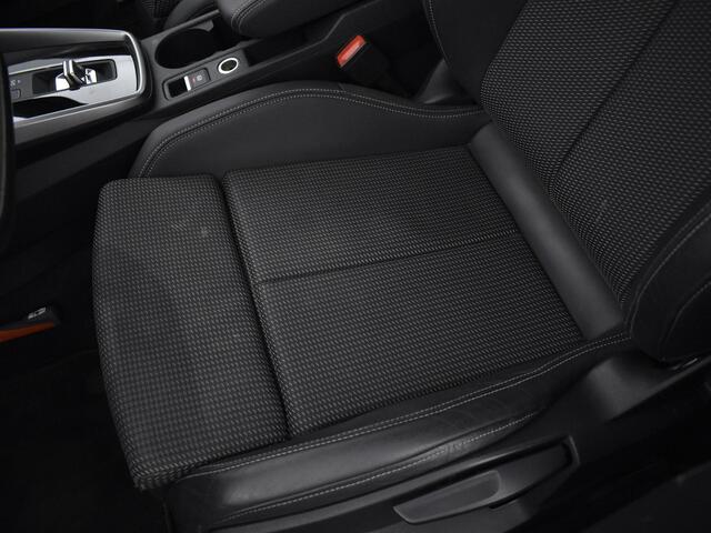 Audi A3 SPORTBACK 35 Tfsi 150pk S-tronic S edition · Apple/Android Car Play · Navigatie · P-Sensoren · Cruise Control · Sportstuur · 17'' Inch ·