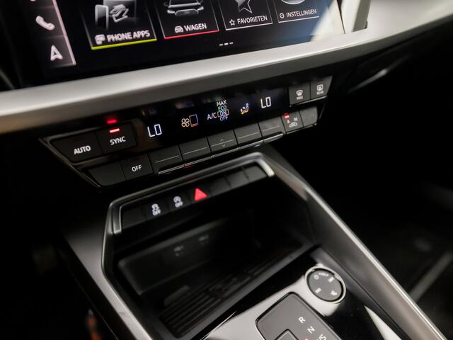 Audi A3 SPORTBACK 30 TFSI Sport Automaat (APPLE CARPLAY, GROOT NAVI, CLIMATE, LED KOPLAMPEN, SPORTSTOELEN, CRUISE, PARKEERSENSOREN, LANE ASSIST, NIEUWSTAAT)