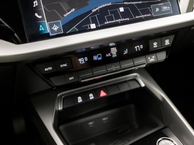 Audi A3 SPORTBACK 30 TFSI Sportline Automaat (APPLE CARPLAY, GROOT NAVI, CLIMATE, PARKEERSENSOREN, SPORTSTOELEN, LED KOPLAMPEN, LANE ASSIST, CRUISE, NIEUWSTAAT)