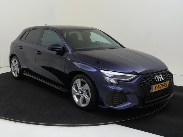 Audi A3 SPORTBACK 30 TFSI S edition | Afgevlakt sportstuur | Full LED verlichting | Sfeerverlichting | Navigatie Plus | Optiek zwart | Draadloze telefoonlader | Stoelverwarming |