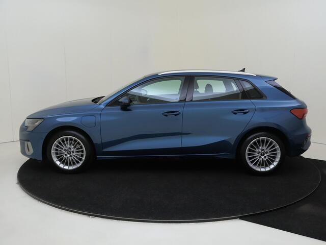 Audi A3 SPORTBACK 40 TFSI e Edition | Parkeerasisstent | Virtual cockpit Plus | Adaptieve cruise control | Navigatie Plus | Keyless | Stoelverwarming | Parkeersensoren |