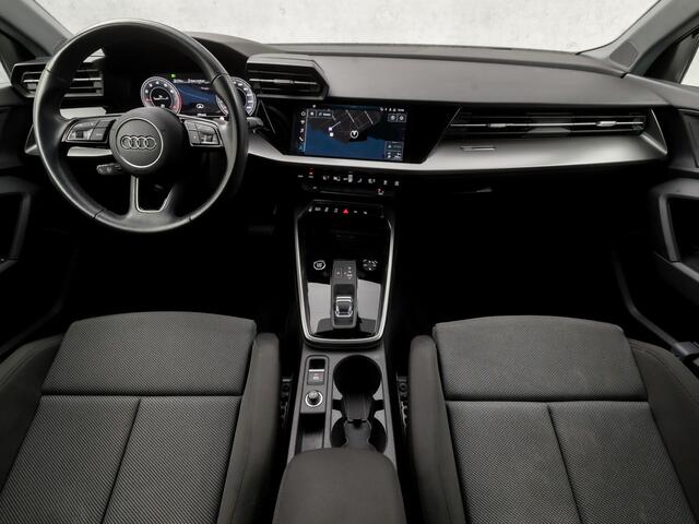 Audi A3 SPORTBACK 30 TFSI Sportline Automaat (APPLE CARPLAY, GROOT NAVI, CAMERA, ADAPTIVE CRUISE, SPORTSTOELEN, GETINT GLAS, MATRIX LED, NIEUWE APK, NIEUWSTAAT)