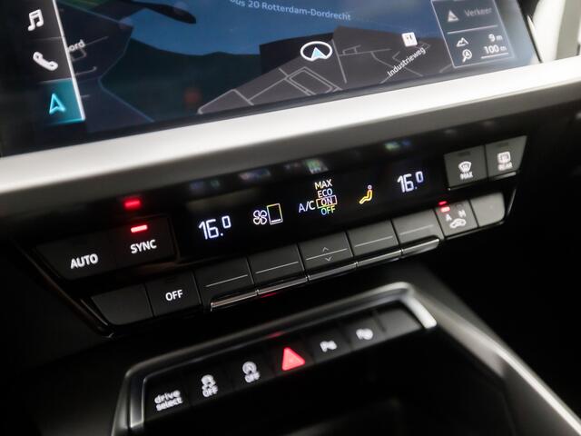 Audi A3 SPORTBACK 30 TFSI Sportline Automaat (APPLE CARPLAY, GROOT NAVI, CAMERA, ADAPTIVE CRUISE, SPORTSTOELEN, GETINT GLAS, MATRIX LED, NIEUWE APK, NIEUWSTAAT)