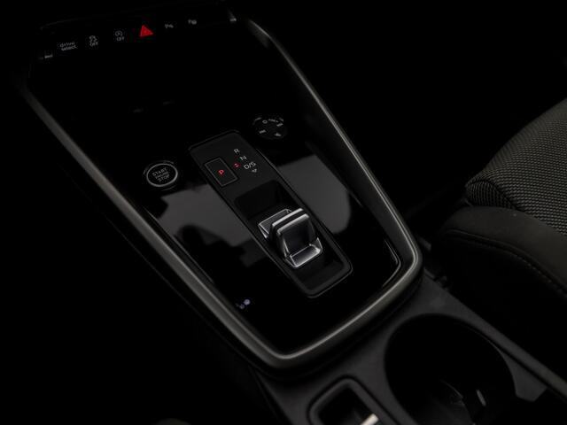 Audi A3 SPORTBACK 30 TFSI Sportline Automaat (APPLE CARPLAY, GROOT NAVI, CAMERA, ADAPTIVE CRUISE, SPORTSTOELEN, GETINT GLAS, MATRIX LED, NIEUWE APK, NIEUWSTAAT)