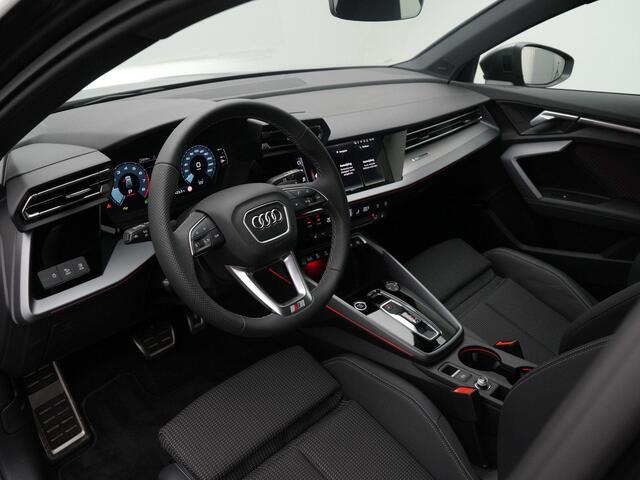 Audi A3 SPORTBACK 35 TFSI 150 pk S-tronic S edition / S-Line | Panoramadak | Sonos | Achteruitrijcamera | Stoelverwarming