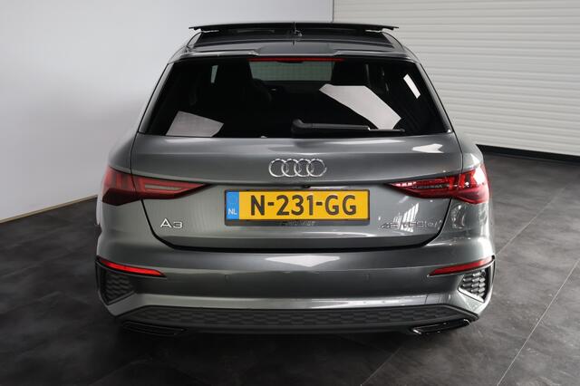 Audi A3 SPORTBACK 45 TFSI e S-Line Competition | 245PK | Panorama | Carplay