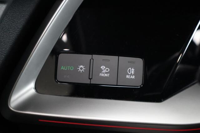 Audi A3 SPORTBACK 45 TFSI e S-Line Competition | 245PK | Panorama | Carplay