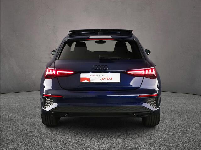 Audi A3 SPORTBACK 35 TFSI S edition | Pano | Matrix | Camera | Keyless | Optiek zwart | Ambient light | Audi sound |
