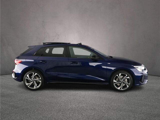 Audi A3 SPORTBACK 35 TFSI S edition | Pano | Matrix | Camera | Keyless | Optiek zwart | Ambient light | Audi sound |