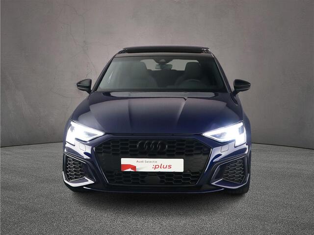 Audi A3 SPORTBACK 35 TFSI S edition | Pano | Matrix | Camera | Keyless | Optiek zwart | Ambient light | Audi sound |