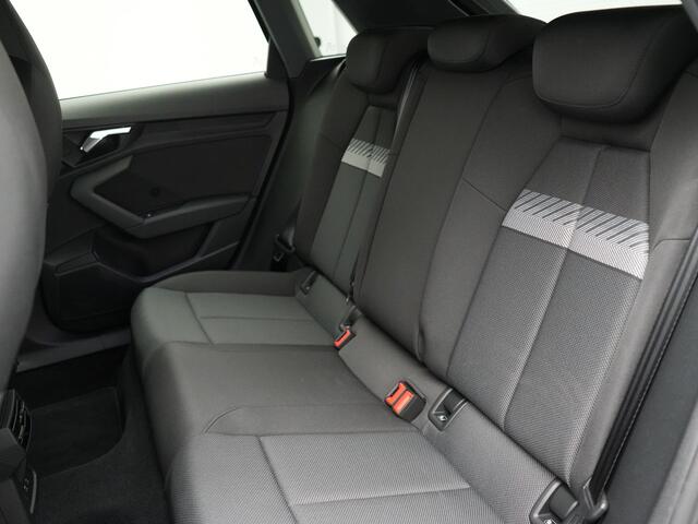 Audi A3 SPORTBACK 45 TFSI e S-Line Plug In Hybrid 245 pk PHEV | Adaptive Cruise | Carplay | Camera | Navigatie | Keyless | Sportstoelen | Dode Hoek | Digitale Cockpit |