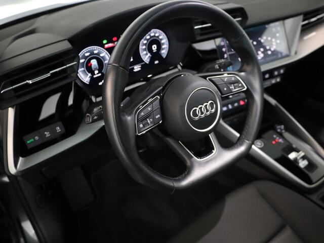 Audi A3 SPORTBACK 40 TFSI e S edition 204 pk S-tronic | Navigatie | Panoramadak | Parkeersensoren (Park assist) | LED koplampen | Stoelverwarming | Lichtmetalen velgen 18" |