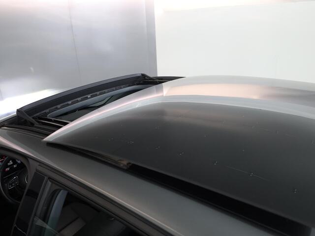 Audi A3 SPORTBACK 40 TFSI e S edition 204 pk S-tronic | Navigatie | Panoramadak | Parkeersensoren (Park assist) | LED koplampen | Stoelverwarming | Lichtmetalen velgen 18" |