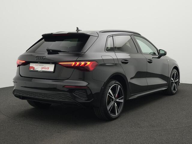 Audi A3 SPORTBACK 45 TFSI e 245 pk S-tronic S edition Competition | Matrix LED koplampen | Parkeersensoren voor/achter | Adaptive Cruise | Optiekpakket zwart plus | Sportstoelen | 18 inch