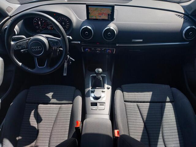 Audi A3 SPORTBACK 30 TFSI Advance | Navigatie | Cruise Control | Privacy Glass |